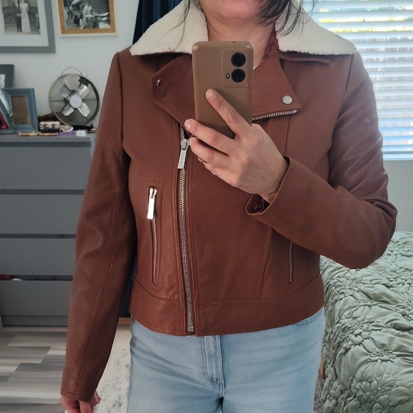 Michael Kors Tan Leather Jacket with Cream Collar - Picture 10 of 14